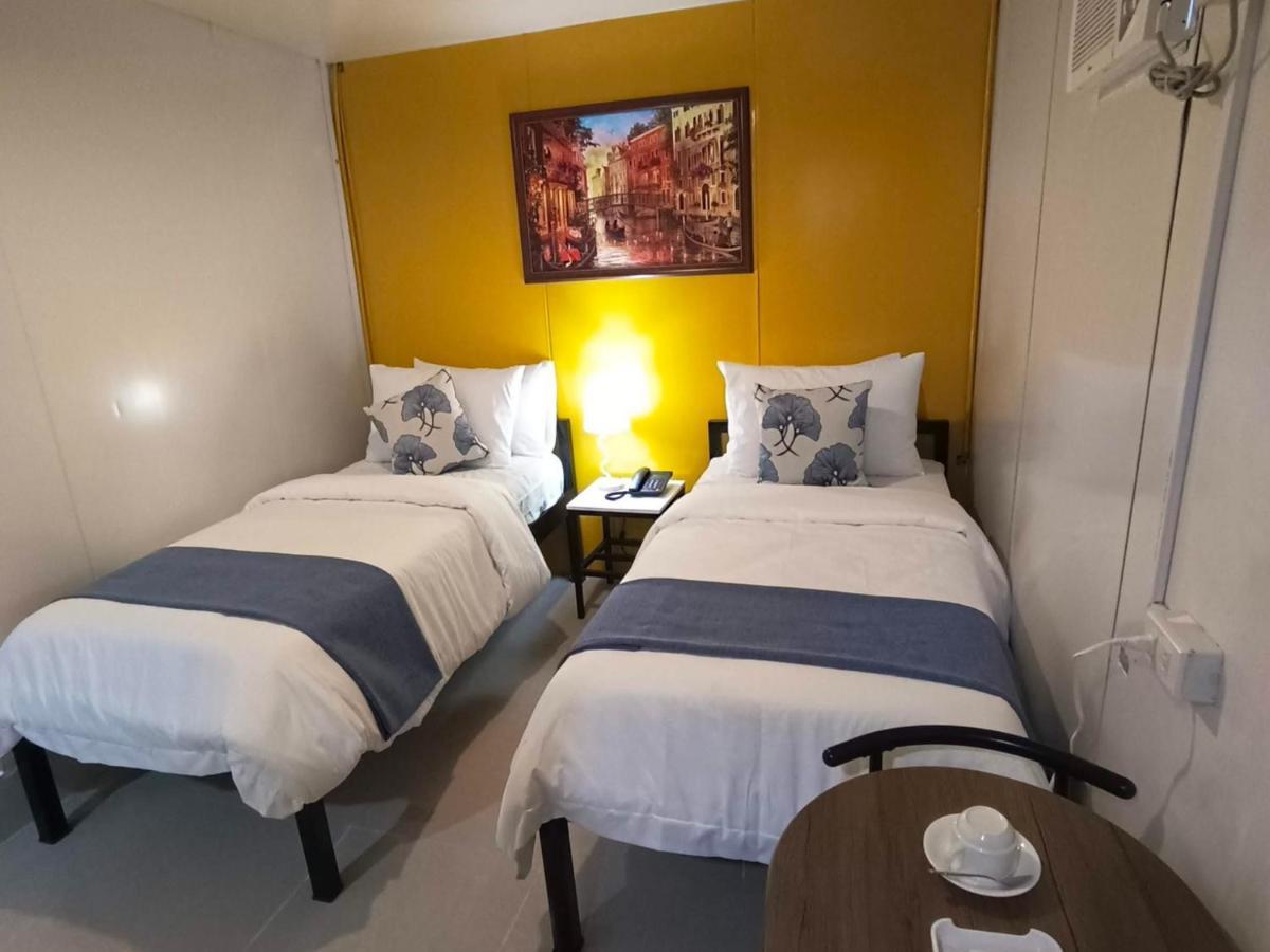 Happy Daze Hotel Tagum Eksteriør bilde